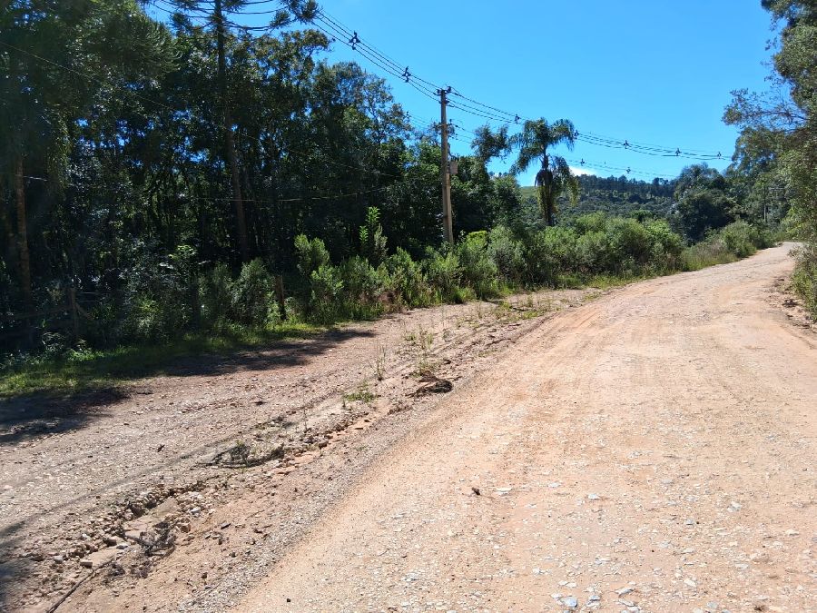 Chácara em Bocaiuva do Sul - Área para chácara na localidade de Figueira, Município de Bocaiuva do Sul, Paraná, Imóvel a 16 Km do Centro de Bocaiúva do Sul. R$ 250.000,00.